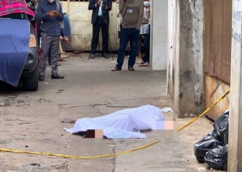 ឃាតករពីរនាក់ដែលបើកកង់បីបុកពីក្រោយហើយយកដុំថ្មវាយឱ្យស្លាប់ក្នុងថ្លុកឈាមយ៉ាងព្រៃផ្សៃនោះ ត្រូវតុលាការសម្រេចទោសហើយ