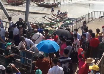 ពលករមីយ៉ាន់ម៉ាដែលជាប់ពន្ធនាគារបង្ហាញពីទុក្ខលំបាករបស់ពួកគេ