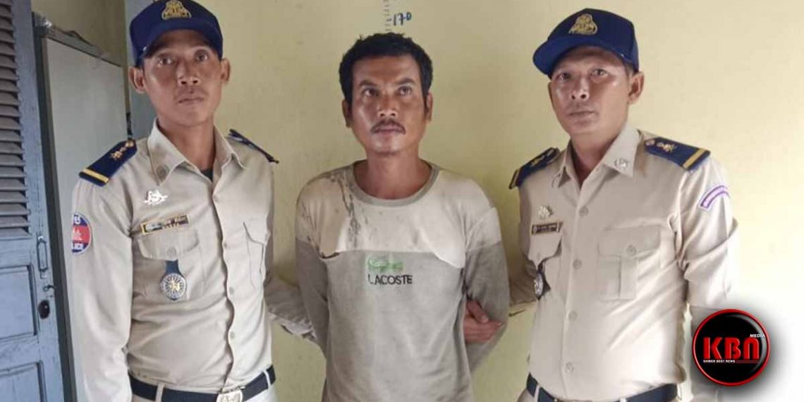 លោកយាយមិនទ្រាំបានប្តឹងប៉ូលីសឱ្យចាប់កូនប្រុសរបស់ខ្លួនព្រោះ ធ្វើអំពើរតរិច្ចានជាច្រើនដងដាក់កូនស្រីបង្កើត