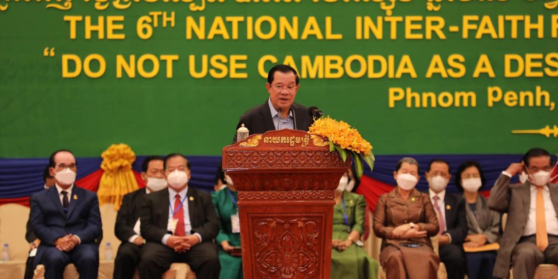 សម្ដេចតេជោ ៖ មន្ដ្រីរដ្ឋាភិបាលឬអ្នកវិនិយោគ ពេលទៅអាមេរិក កុំយកអ្នកផ្សេងទៅជាមួយ ដើម្បីឆ្លៀតឱកាសរស់នៅទីនោះ