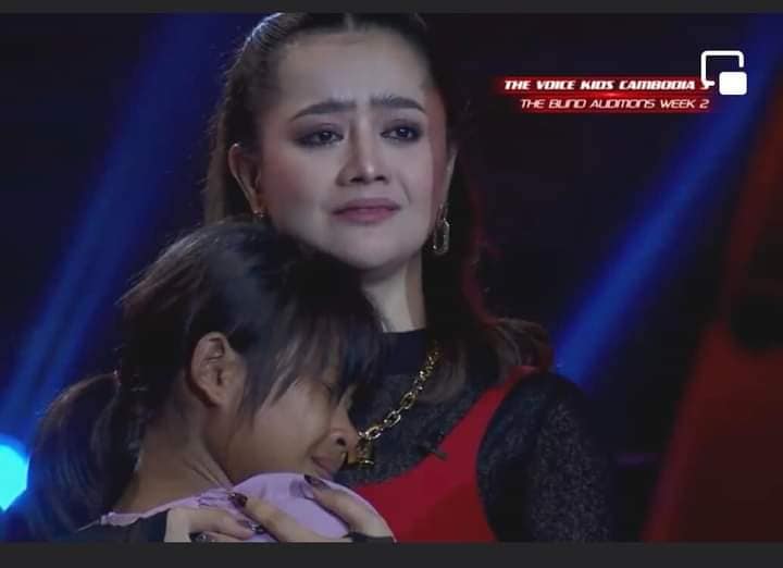 “ទោះអ្នកផ្សេងបង្អាប់ខ្ញុំថា មិនបាច់ទៅប្រលងទេព្រោះច្រៀងមិនពិរោះ តែពុកគាត់ថា “កូនទៅប្រលងទៅ ចាំពុកខំរកលុយធ្វើសាហ៊ុយឲ្យ”