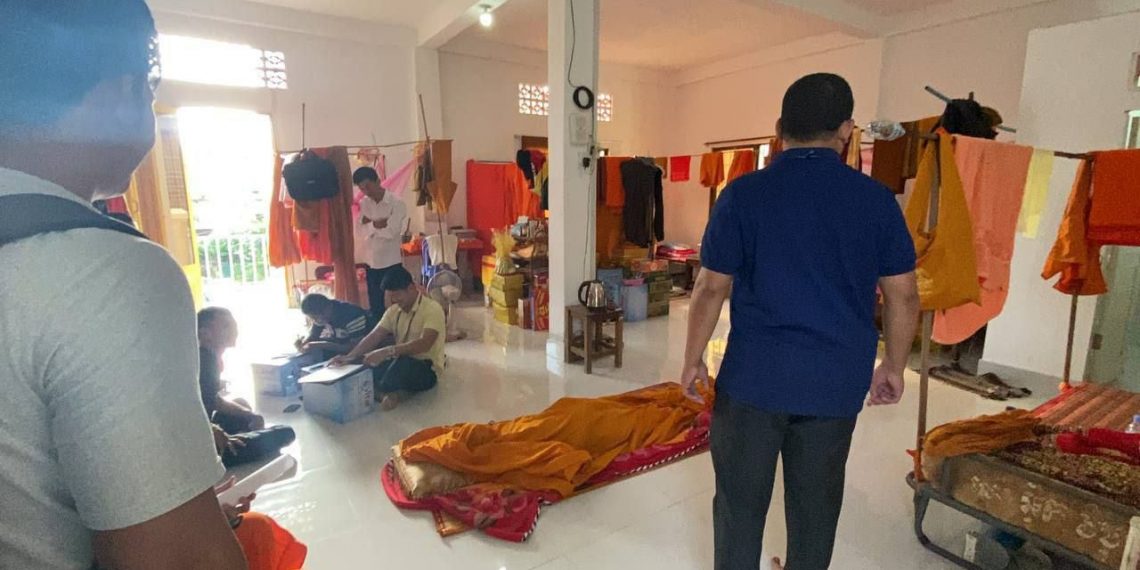 ផ្អើលពេញវត្តក្រោយប្រទះឃើញព្រះសង្ឃមួយអង្គបានសម្រេចចិត្តចងកសម្លាប់ខ្លួនព្រោះតែចាញ់បោកស្រី