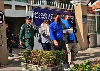 ពិតជាហ៊ានណាស់យកដីរដ្ឋក្នុងតំបន់ឧទ្យានជាតិបូកគោដែលគេហាមហើយមក បន្លំយកលក់ឱ្យក្រុមហ៊ុនគេក្នុងទឹកប្រាក់ជិត៧លានដុល្លារ តែចុងក្រោយជាប់ខ្នោះ