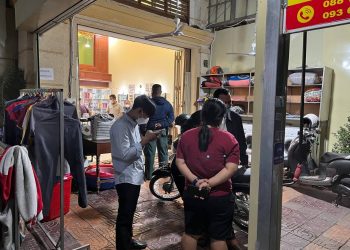 ផ្អើលពេញភូមិស្រាប់តែក្មេងស្រីអាយុត្រឹម១៤ឆ្នាំសម្រេចចងកសម្លាប់ខ្លួនឯង (មានរូបភាពអ្នកស្លាប់)