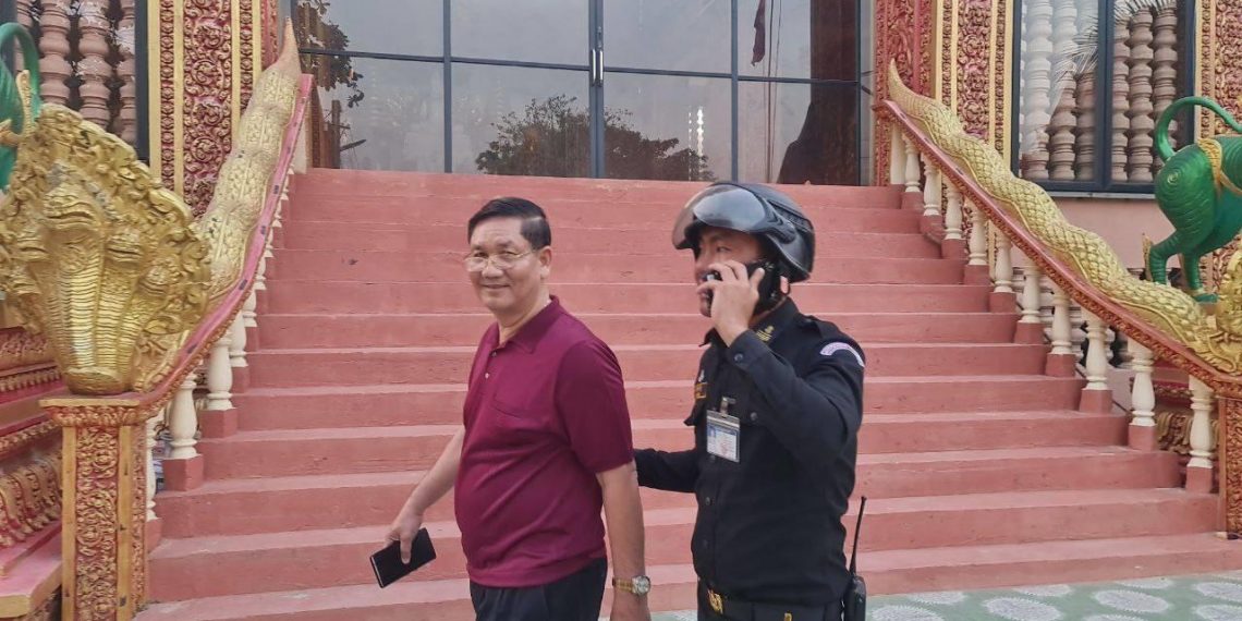 ភ្ញាក់ផ្អើលជាខ្លាំងស្រាប់តែសមត្ថកិច្ចចុះចាប់ខ្លួន អនុប្រធានគណបក្សភ្លើងទៀន ដោយអនុវត្តតាមដីកាចាប់ខ្លួនរបស់តុលាការ (ចុចអានលម្អិត)