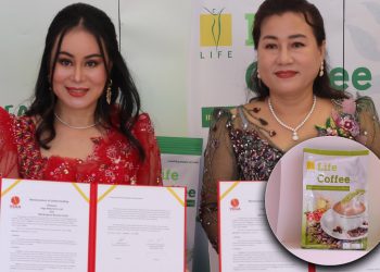 សហគ្រិនស្រ្តីឆ្នើមលំដាប់ជួរមុខថៃនិងកម្ពុជា បោះទុនវិនិយោគលើកាហ្វេសុខភាព “Life Coffee” ចូលមកកម្ពុជាដោយត្រៀមរើសតំណាងចែកចាយទូរទាំងប្រទេសគោលដៅគិតដល់សង្គមមានសុខភាពល្អ