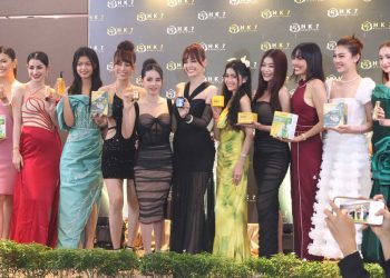 មិនមែនយក២ឬ៣ទេ! ម្តងនេះគឺយក១២នាក់តែម្តង, លោកស្រីអគ្គនាយិកា អ៊ឹម សុគន្ធា HK7 ហ៊ានចំណាយរាប់ម៉ឺនដុល្លារយកស្រីស្អាត១២រូបធ្វើជាទូតសុឆន្ទៈ  