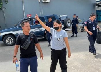 លើកមម្រាបមួយចង្អុលមេឃ ដើរចូលតុលាការដោយមិនភ័យឡើយ! ព្រោះមានភាពក្លាហានតាំងពីគេមិនទាន់ប្តឹងម្ល៉េះ (ចុចបន្តព័ត៌មានលម្អិត)