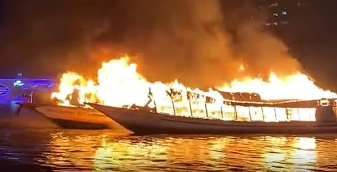 ទូកកំសាន្តរបស់សៀមជាច្រើនគ្រឿងនៅទន្លេចៅប្រាយ៉ា ក្រុងបាងកក ត្រូវភ្លើងឆេះ ធ្វើឱ្យមហាជនហៅថា “Burn it down ” (មានវិឌីអូ)