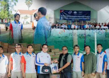 IOC និង OCA យកអំណោយមនុស្សធម៌ទៅជួយជនភៀសសឹកដោយផ្ទាល់និងបង្ហាញដល់អន្តរជាតិពីកម្ពុជារងការឈ្លានពាន  